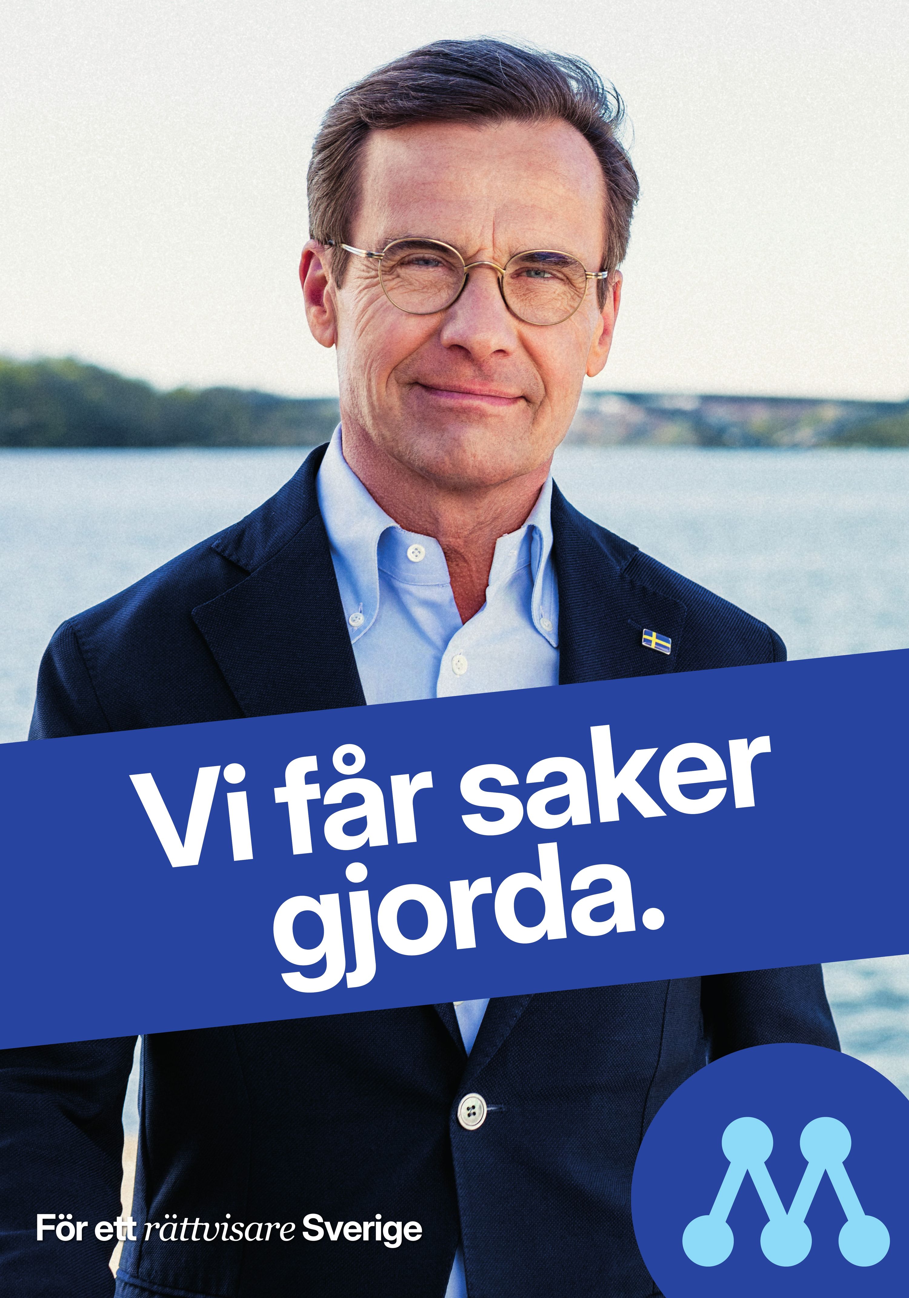 Valaffisch för Moderaterna, 2026. ”Vi får saker gjorda.”.